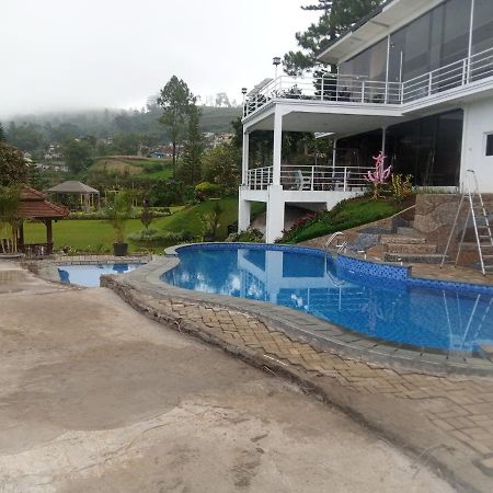 Villa Kaca 88 Cianjur Exterior foto