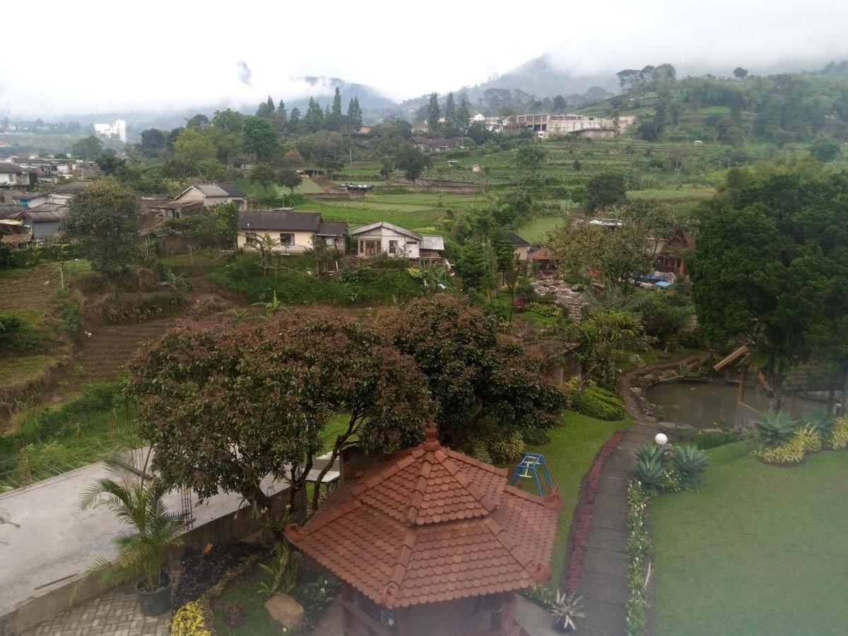 Villa Kaca 88 Cianjur Exterior foto
