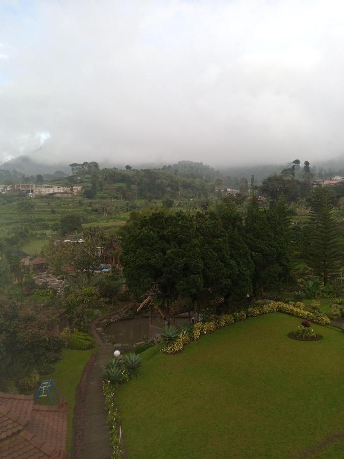Villa Kaca 88 Cianjur Exterior foto